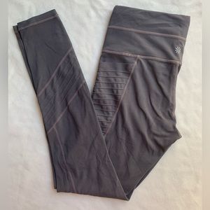 Athleta Grey Texture Leggings with Pockets
